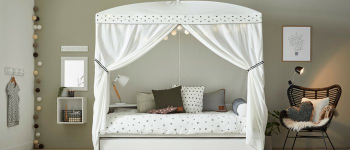 Darling Canopy Beds - Growing With your Kids Into their Teens