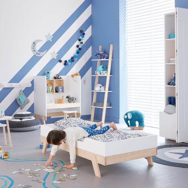 Lifetime kidsrooms - convertible junior toddler bed